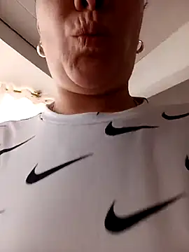 skayhot  online show from 03.13.25