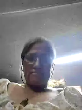 Snapshot of Edged_Hot69 chatting on 12.11.24 Edged Hot69 online show from 12.11.24