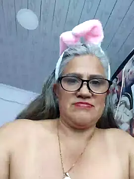 Snapshot of Edged_Hot69 chatting on 12.28.24 Edged Hot69 online show from 12.28.24