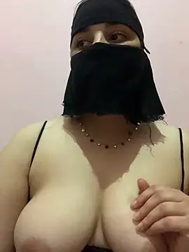 Snapshot of Miss-Soka chatting on 12.15.24 Miss-Soka online show from 12.15.24