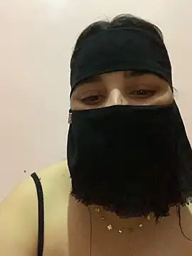 Snapshot of Miss-Soka chatting on 12.20.24 Miss-Soka online show from 12.20.24