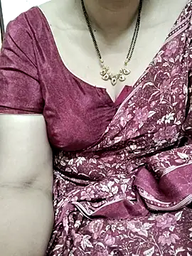 Snapshot of sunitha-3 chatting on 02.28.25 sunitha-3 online show from 02.28.25