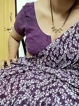 Snapshot of sunitha-3 chatting on 03.05.25 sunitha-3 online show from 03.05.25