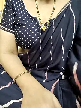 Snapshot of sunitha-3 chatting on 03.07.25 sunitha-3 online show from 03.07.25