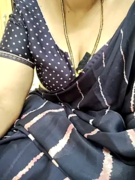 Snapshot of sunitha-3 chatting on 03.07.25 sunitha-3 online show from 03.07.25