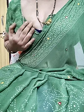 Snapshot of sunitha-3 chatting on 03.10.25 sunitha-3 online show from 03.10.25