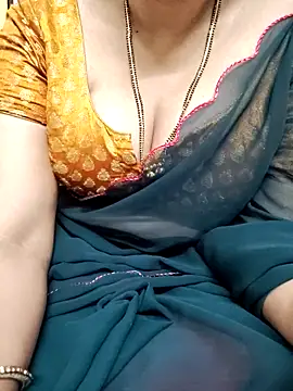 Snapshot of sunitha-3 chatting on 03.11.25 sunitha-3 online show from 03.11.25