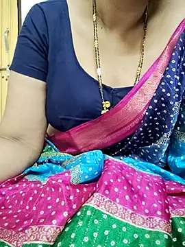 Snapshot of sunitha-3 chatting on 03.18.25 sunitha-3 online show from 03.18.25