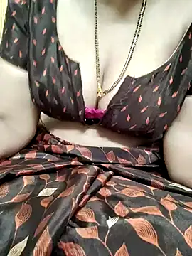 Snapshot of sunitha-3 chatting on 03.18.25 sunitha-3 online show from 03.18.25