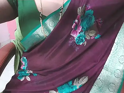 Snapshot of sunitha-3 chatting on 09.16.25 sunitha-3 online show from 09.16.25