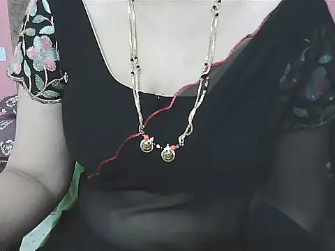 Snapshot of sunitha-3 chatting on 09.17.25 sunitha-3 online show from 09.17.25