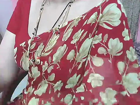 Snapshot of sunitha-3 chatting on 10.05.25 sunitha-3 online show from 10.05.25