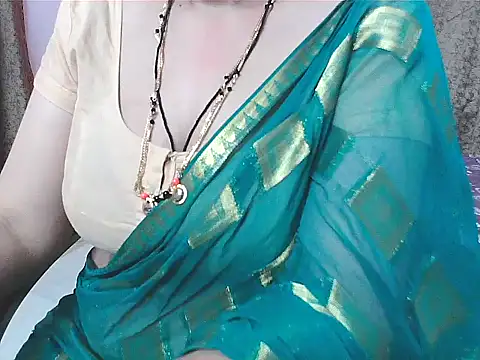 Snapshot of sunitha-3 chatting on 10.13.25 sunitha-3 online show from 10.13.25