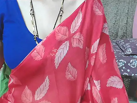 Snapshot of sunitha-3 chatting on 10.19.25 sunitha-3 online show from 10.19.25