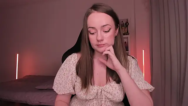 Snapshot of WalkingGirl chatting on 01.26.25 WalkingGirl online show from 01.26.25