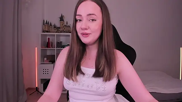 Snapshot of WalkingGirl chatting on 02.27.25 WalkingGirl online show from 02.27.25