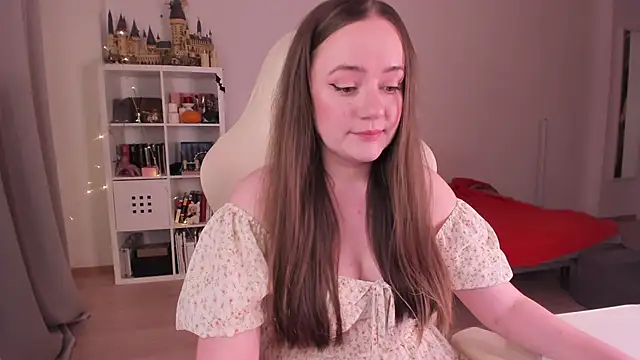 Snapshot of WalkingGirl chatting on 10.01.25 WalkingGirl online show from 10.01.25