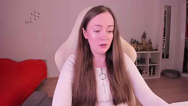 Snapshot of WalkingGirl chatting on 11.09.25 WalkingGirl online show from 11.09.25