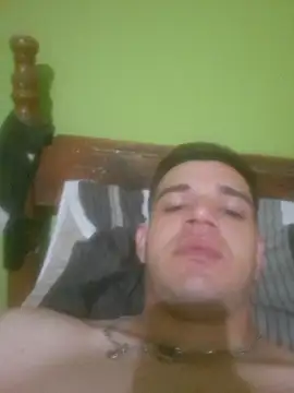 Snapshot of elqueret chatting on 11.23.25 elqueret online show from 11.23.25