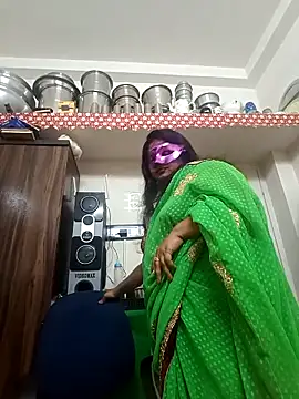Snapshot of Ayesha-Baby chatting on 03.18.25 Ayesha-Baby online show from 03.18.25