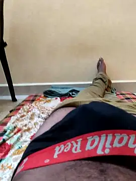 Snapshot of boy_BeardGallery chatting on 10.11.25 boy BeardGallery online show from 10.11.25