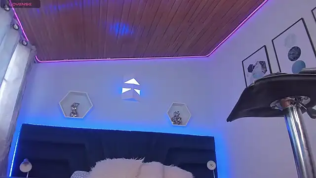 Snapshot of _gia_rose chatting on 02.11.25 gia rose online show from 02.11.25