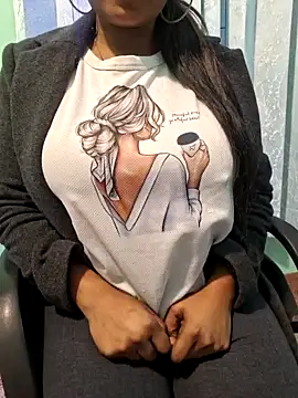 Snapshot of N-Natasha chatting on 01.01.25 N-Natasha online show from 01.01.25