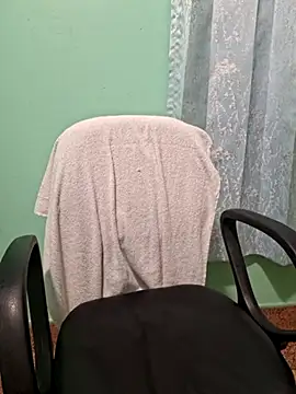 Snapshot of N-Natasha chatting on 02.01.25 N-Natasha online show from 02.01.25