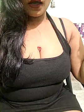 Snapshot of N-Natasha chatting on 09.10.25 N-Natasha online show from 09.10.25