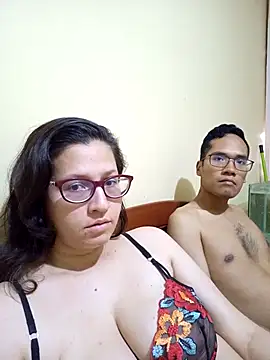 Snapshot of couple_orgasm chatting on 03.20.25 couple orgasm online show from 03.20.25