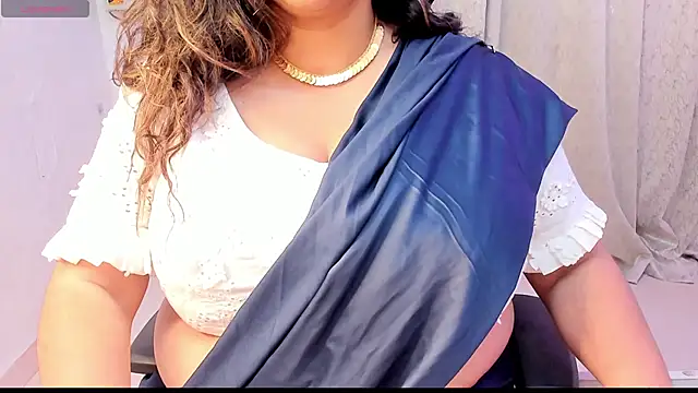 Snapshot of Gulabi_Queen chatting on 09.28.25 Gulabi Queen online show from 09.28.25