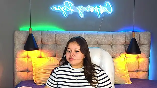 Snapshot of Laia_and_Aloby chatting on 12.14.24 Laia and Aloby online show from 12.14.24