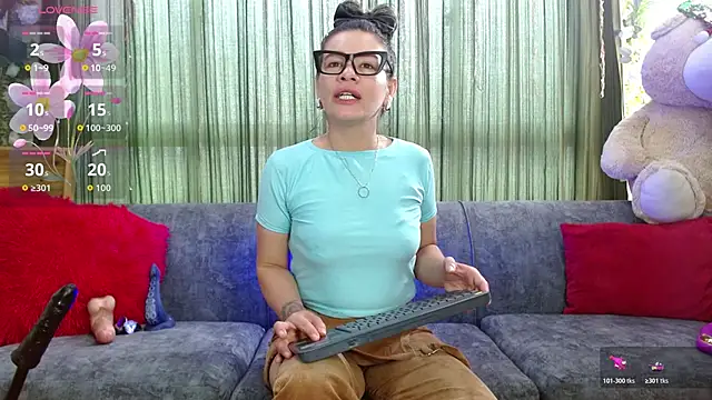 oriana thomson2 online show from 11.06.25