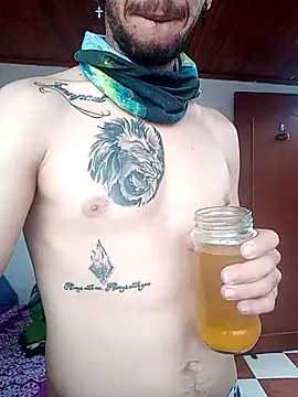 Snapshot of Gatohot23 chatting on 03.18.25 Gatohot23 online show from 03.18.25