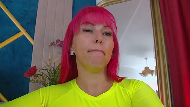 Snapshot of Foxxxy_MILF chatting on 09.09.25 Foxxxy MILF online show from 09.09.25