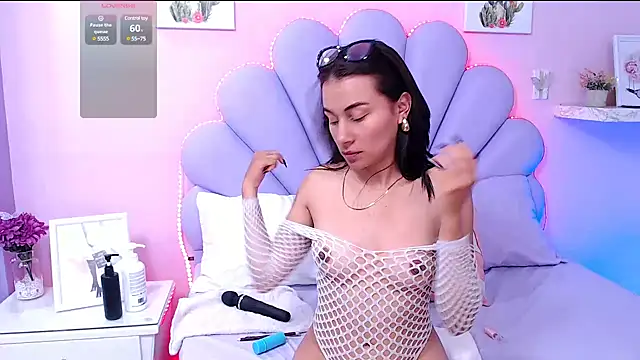 Snapshot of HannaPretthy chatting on 01.14.25 HannaPretthy online show from 01.14.25