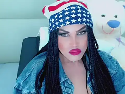 Snapshot of NathaliaCross chatting on 01.28.25 NathaliaCross online show from 01.28.25