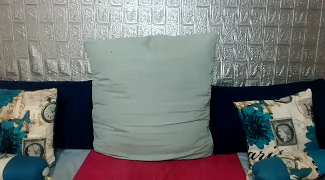 Snapshot of DiamondLuv29 chatting on 01.24.25 DiamondLuv29 online show from 01.24.25