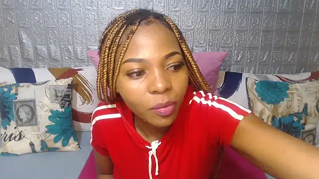 Snapshot of DiamondLuv29 chatting on 03.18.25 DiamondLuv29 online show from 03.18.25