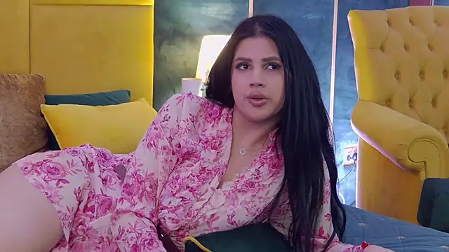 Snapshot of GiuliaHarvey chatting on 03.07.25 GiuliaHarvey online show from 03.07.25