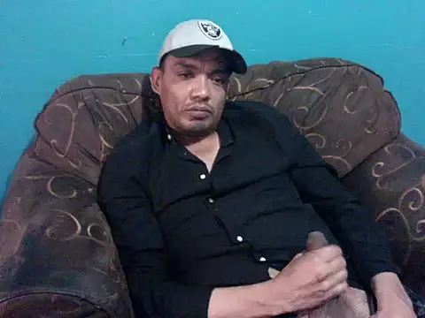 Snapshot of TUMORENO1 chatting on 10.19.25 TUMORENO1 online show from 10.19.25