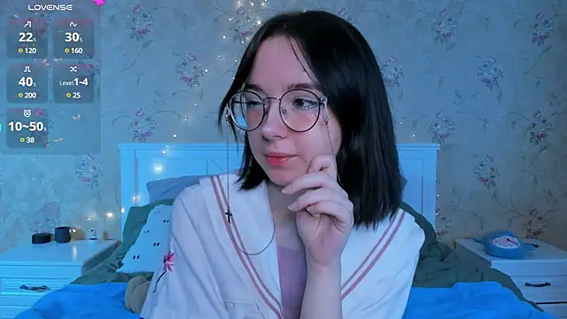 Snapshot of Nora_Failure chatting on 01.06.25 Nora Failure online show from 01.06.25