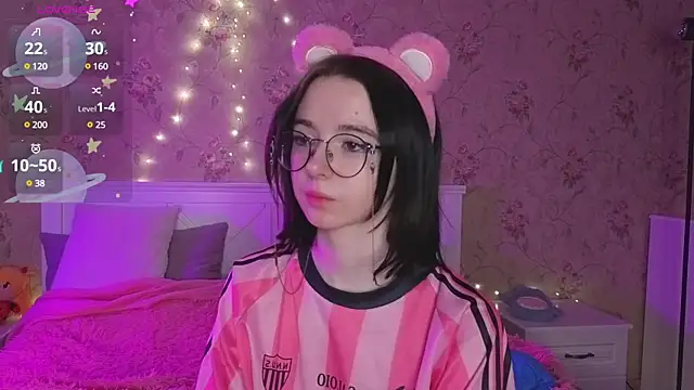 Snapshot of Nora_Failure chatting on 01.28.25 Nora Failure online show from 01.28.25