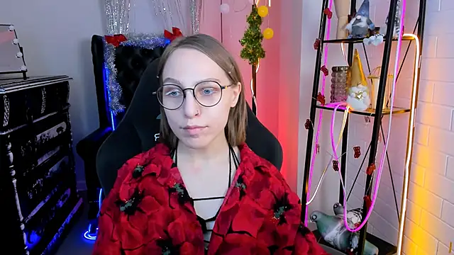 Snapshot of AphexQueen chatting on 12.15.24 AphexQueen online show from 12.15.24