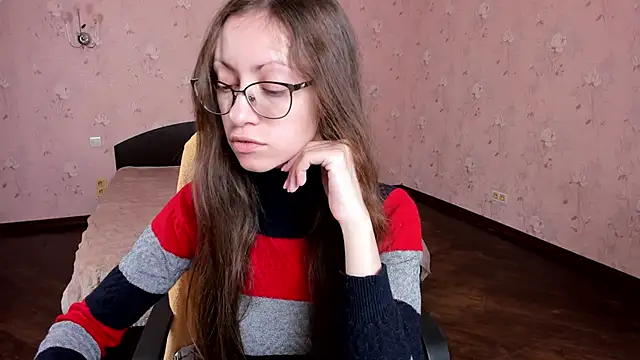 Snapshot of Pantyhose_Mila chatting on 02.07.25 Pantyhose Mila online show from 02.07.25