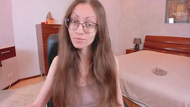 Snapshot of Pantyhose_Mila chatting on 10.08.25 Pantyhose Mila online show from 10.08.25