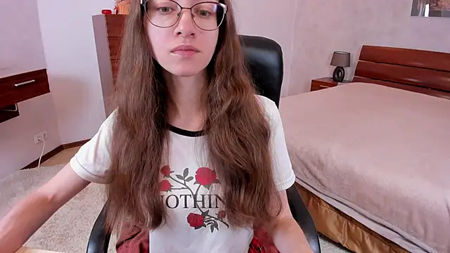 Snapshot of Pantyhose_Mila chatting on 10.17.25 Pantyhose Mila online show from 10.17.25