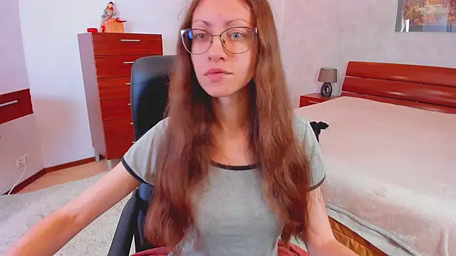 Snapshot of Pantyhose_Mila chatting on 10.19.25 Pantyhose Mila online show from 10.19.25