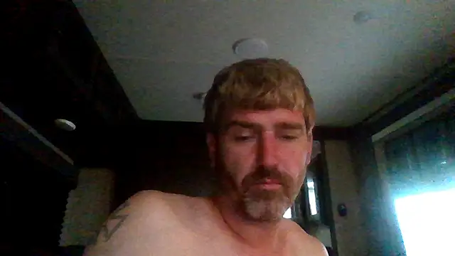 Snapshot of Cobra500hp chatting on 10.04.25 Cobra500hp online show from 10.04.25