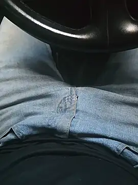 Snapshot of Jovende28 chatting on 10.30.25 Jovende28 online show from 10.30.25